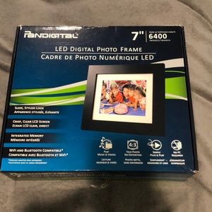LED digital photo frame